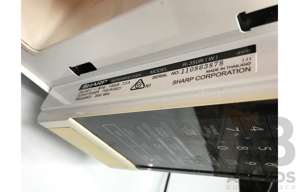 Sharp Carousel Sensor 1100 Watt Microwave Oven