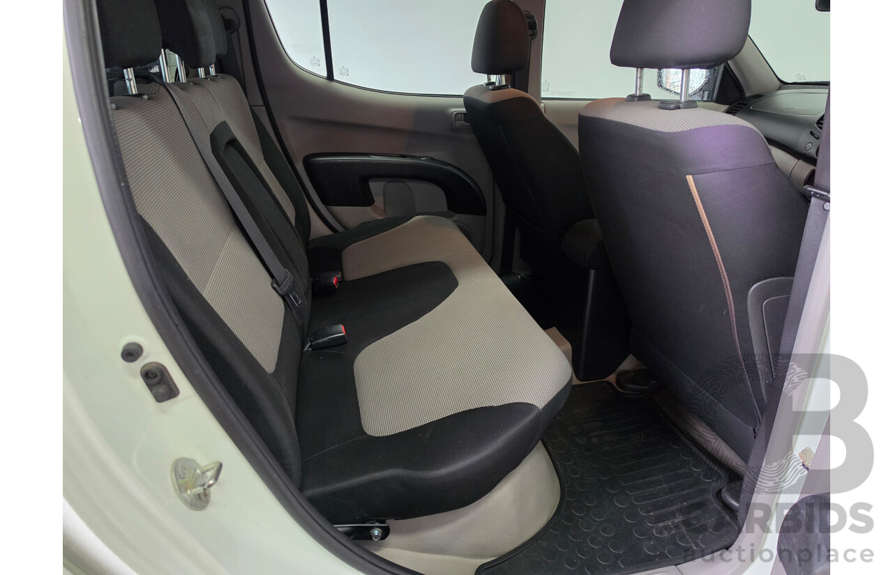 06/2013 Mitsubishi Triton GLX (4x4) MN MY13 Double Cab Utility White Turbo Diesel 2.5L