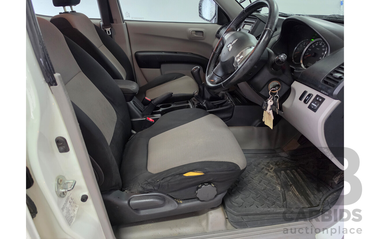 06/2013 Mitsubishi Triton GLX (4x4) MN MY13 Double Cab Utility White Turbo Diesel 2.5L