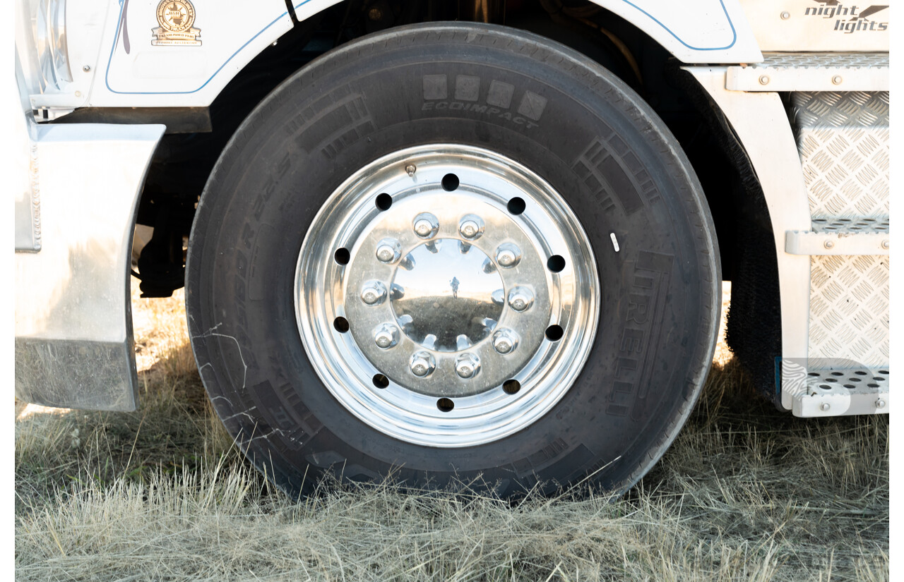 04/2013 Kenworth K200 6x4 Prime Mover 2d Cab Over Sleeper White Turbo Diesel ISX500 16.0L - 500HP