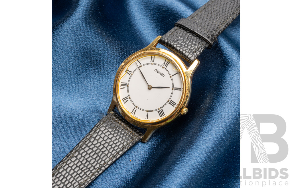 Seiko Quartz Japan Watch - V700-8A13