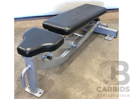 1662485 · Hammer Strength Multi Adjustable Bench