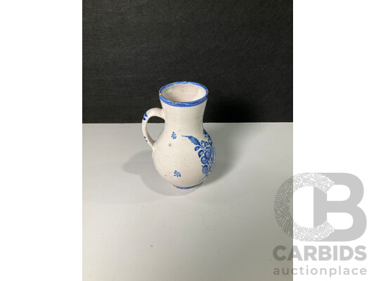 1661383 · Vintage Modra Ceramic Vase