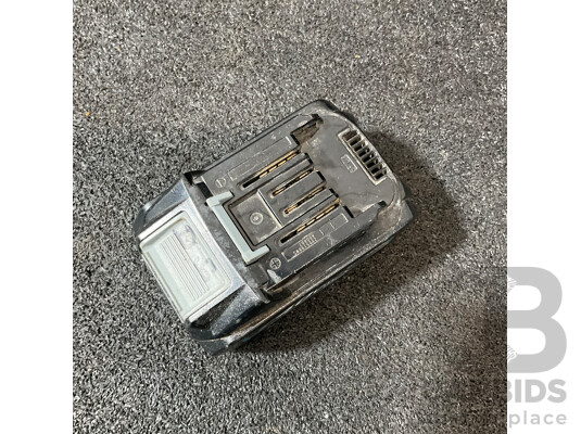 1661888 · MAKITA 40V Max XGT 4.0Ah Battery (BL4040)