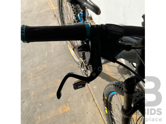 1661109 · VelectriX Ascent E-Bike