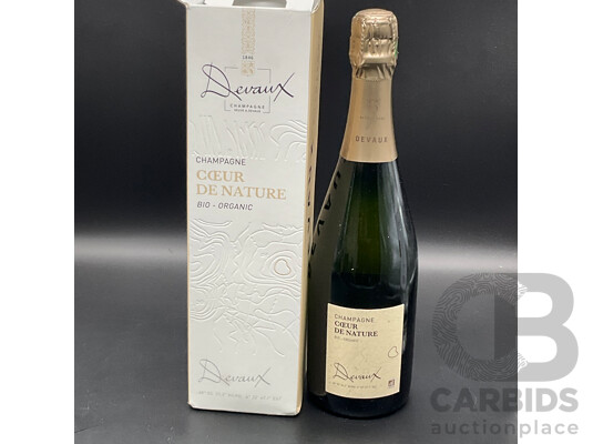 1661099 · KETEL ONE Vodka 1000ml, Devaux Coeur De Nature Champagne 750ml - Lot of 2