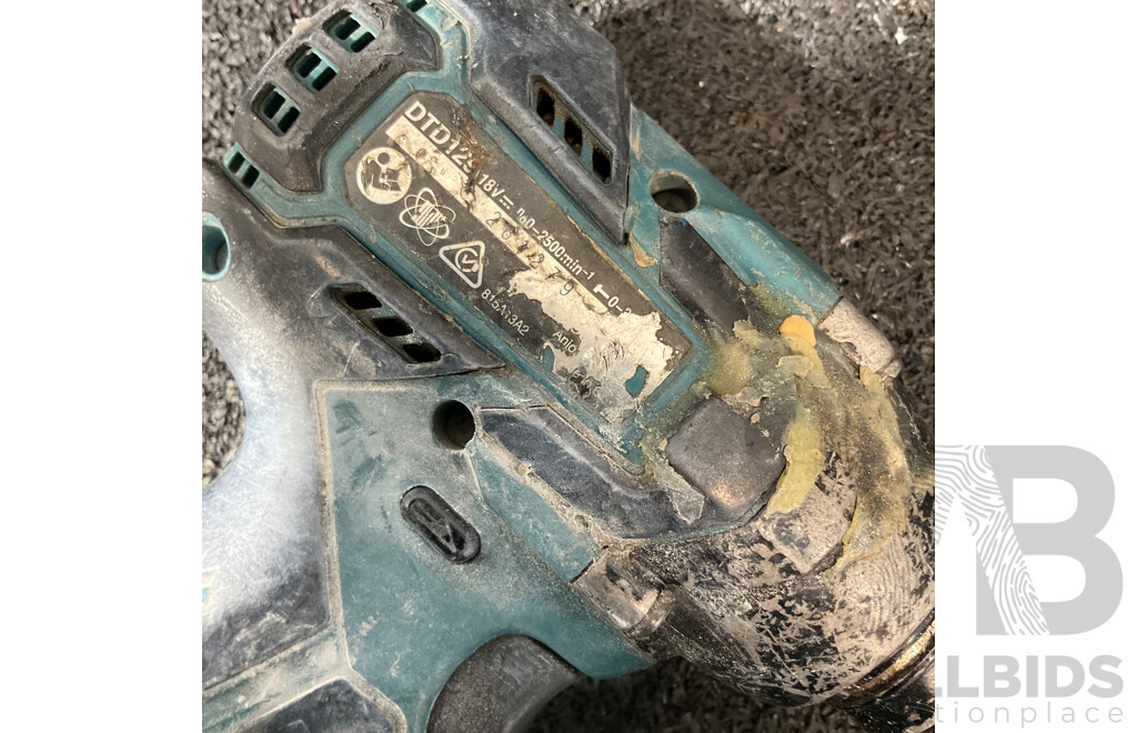 MAKITA 18V Impact Driver (DTD129) with 3.0Ah Battery