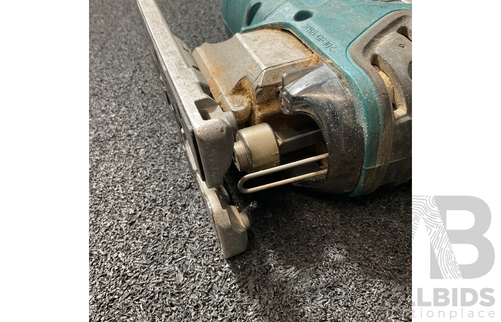 MAKITA 18V Jigsaw (BJV180) with 4.0Ah Battery
