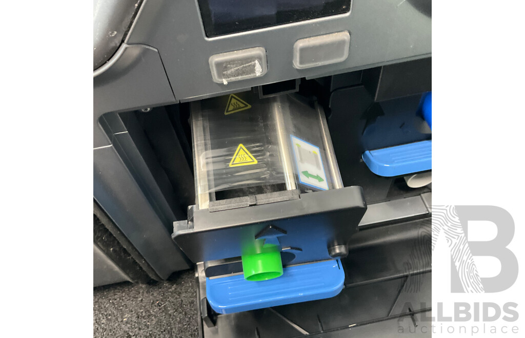 HID Fargo HDP5000 Card Printer