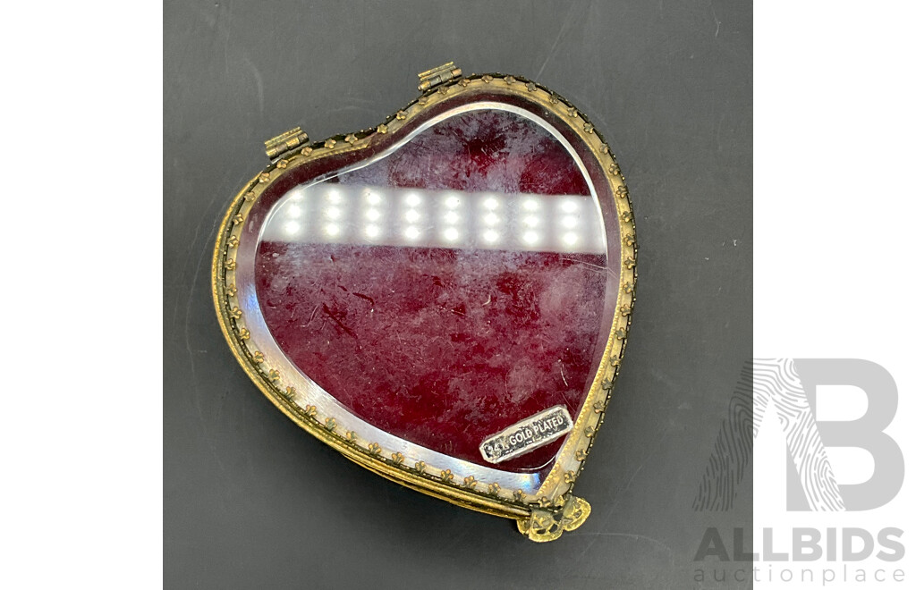 Vintage STYLEBUILT FRAME CO. N.Y. Heart Shaped Filigree Jewellery Box
