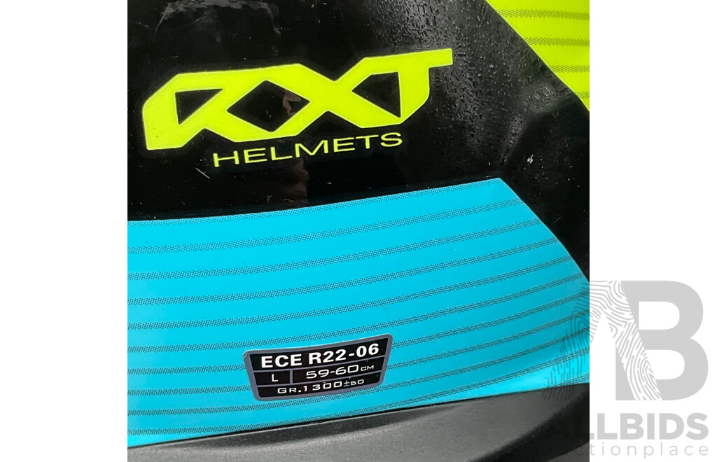 RXT 825 Suzuka Motorcycle Helmet