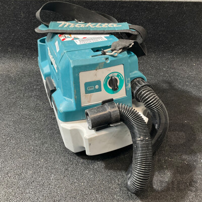 MAKITA 18V LXT Brushless Wet/Dry Vacuum Cleaner (DVC750L) - Skin Only