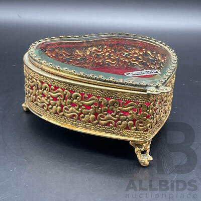 Vintage STYLEBUILT FRAME CO. N.Y. Heart Shaped Filigree Jewellery Box