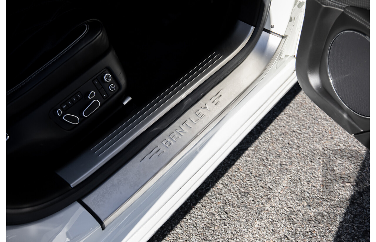 12/2014 Bentley Flying Spur V8 Mulliner (AWD) 3W MY15 4d Sedan Glacier White Twin Turbo V8 4.0L