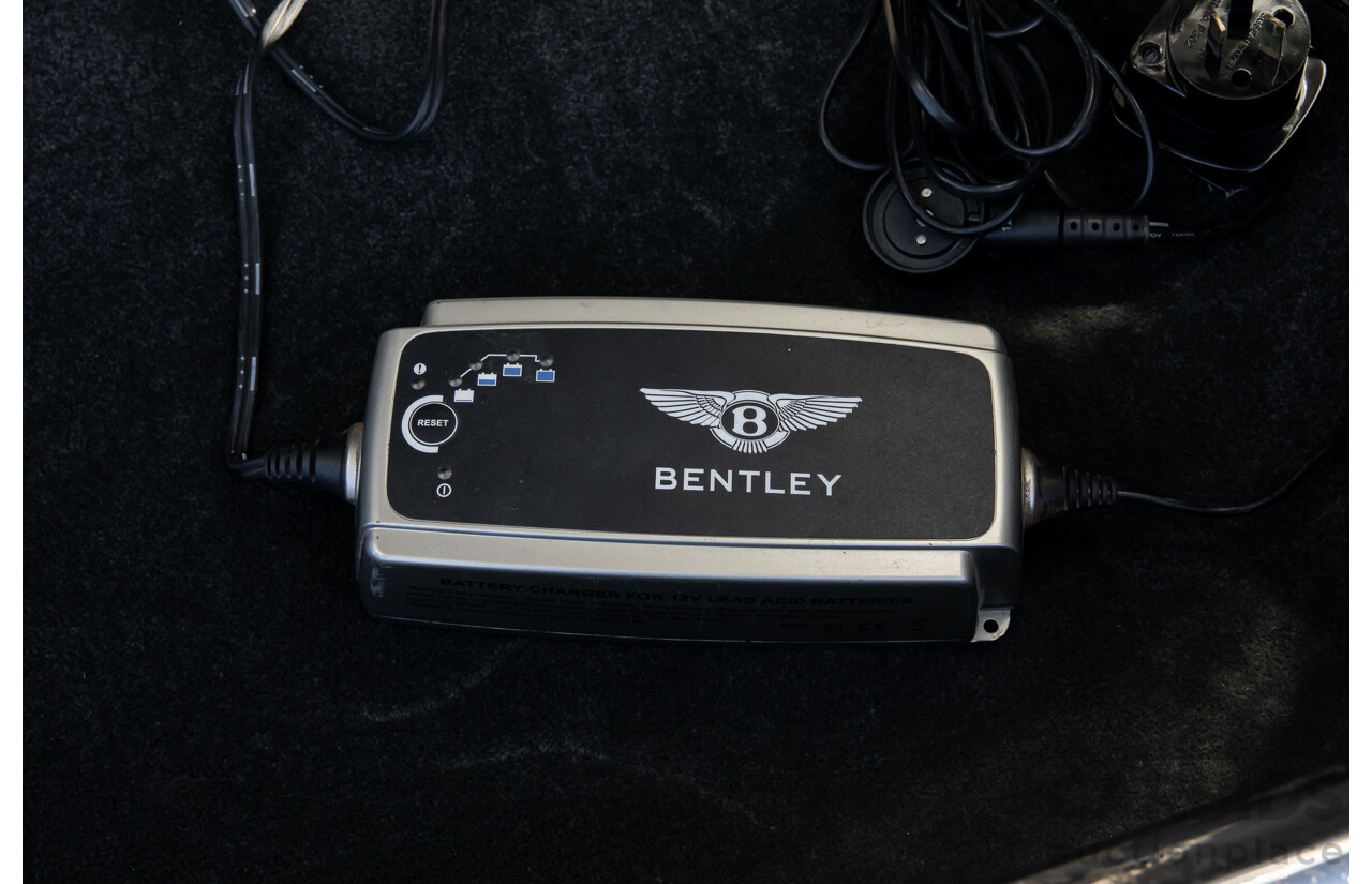 12/2014 Bentley Flying Spur V8 Mulliner (AWD) 3W MY15 4d Sedan Glacier White Twin Turbo V8 4.0L