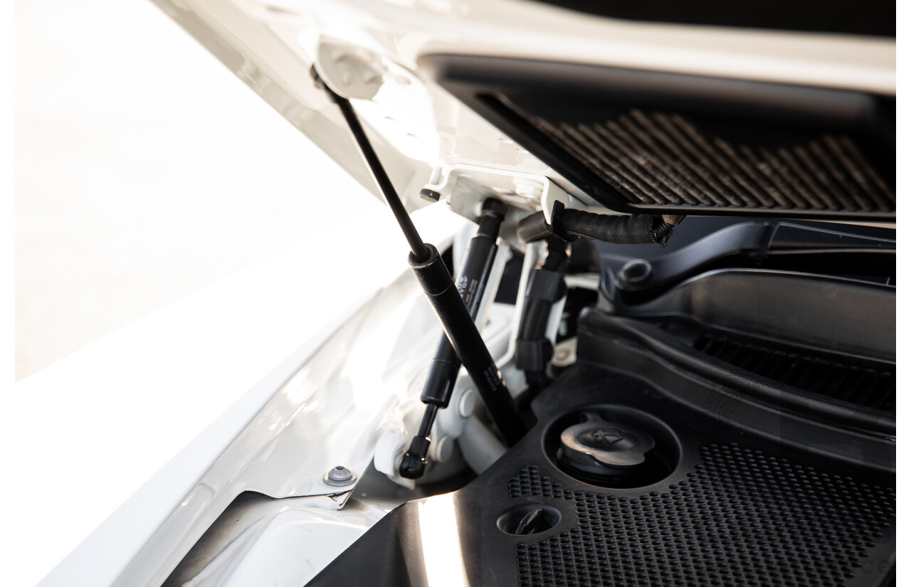 12/2014 Bentley Flying Spur V8 Mulliner (AWD) 3W MY15 4d Sedan Glacier White Twin Turbo V8 4.0L
