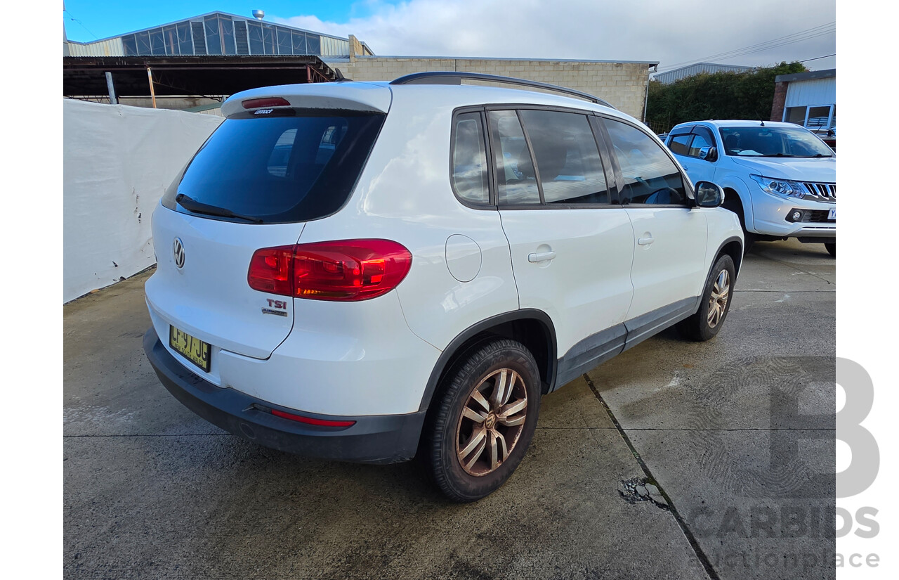 8/2013 Volkswagen Tiguan 118 TSI (4x2) 5NC MY13.5 4d Wagon White 1.4L