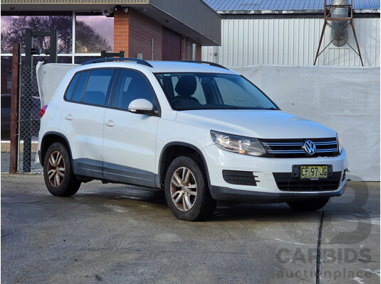 8/2013 Volkswagen Tiguan 118 TSI (4x2) 5NC MY13.5 4d Wagon White 1.4L