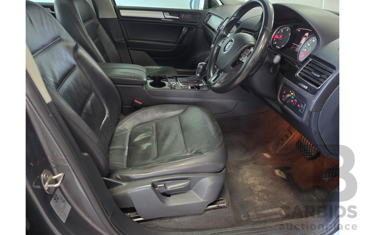 11/2011 Volkswagen Touareg 150 TDI (AWD) 7P MY12 4D Wagon Grey Turbo Diesel 3.0L