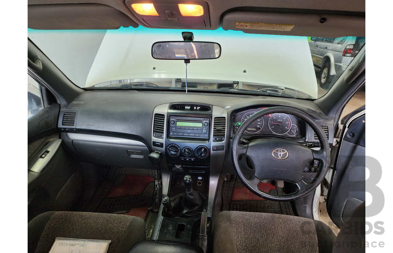8/2005 Toyota Landcruiser Prado GXL (4x4) KZJ120R 4d Wagon White 3.0L