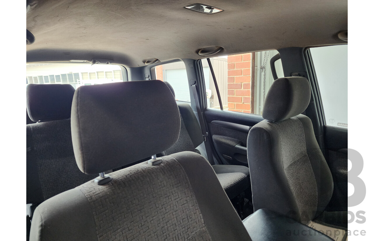 8/2005 Toyota Landcruiser Prado GXL (4x4) KZJ120R 4d Wagon White 3.0L