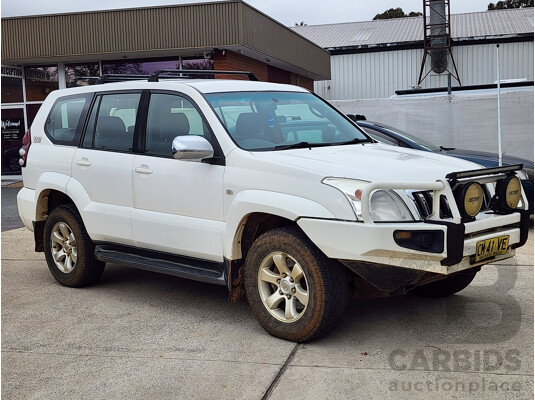 8/2005 Toyota Landcruiser Prado GXL (4x4) KZJ120R 4d Wagon White 3.0L