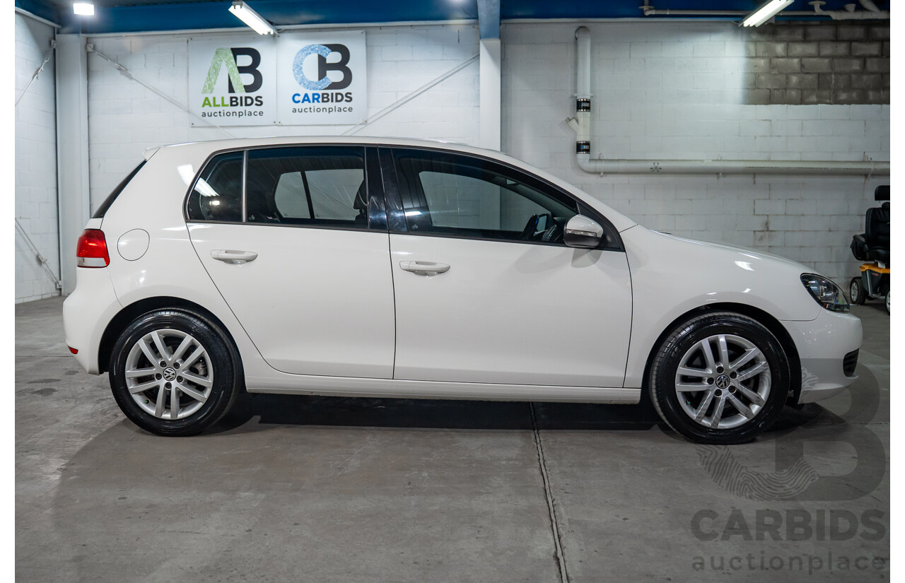 06/2011 Volkswagen Golf 103 TDI Comfortline (FWD) 1K MY11 5D Hatchback White Turbo Diesel 2.0L