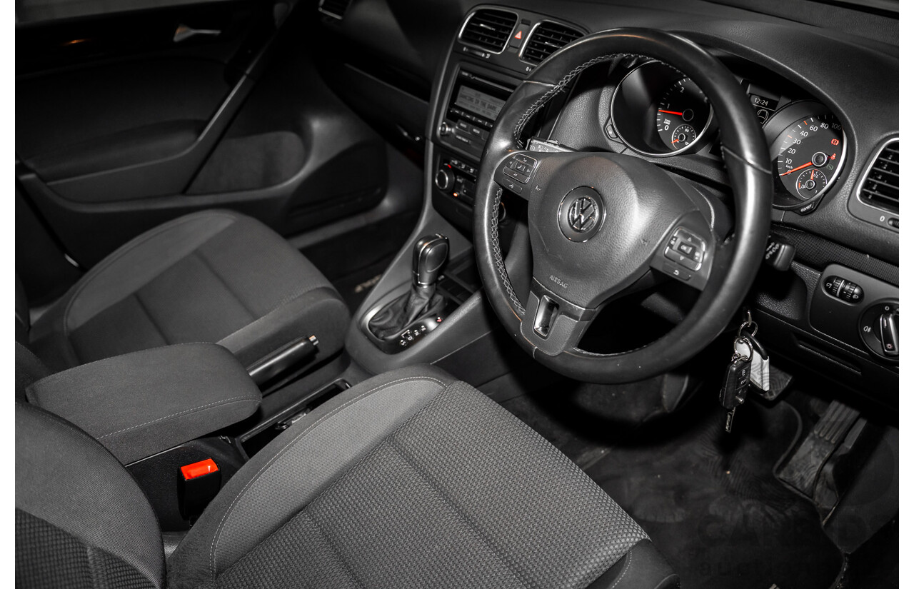 06/2011 Volkswagen Golf 103 TDI Comfortline (FWD) 1K MY11 5D Hatchback White Turbo Diesel 2.0L