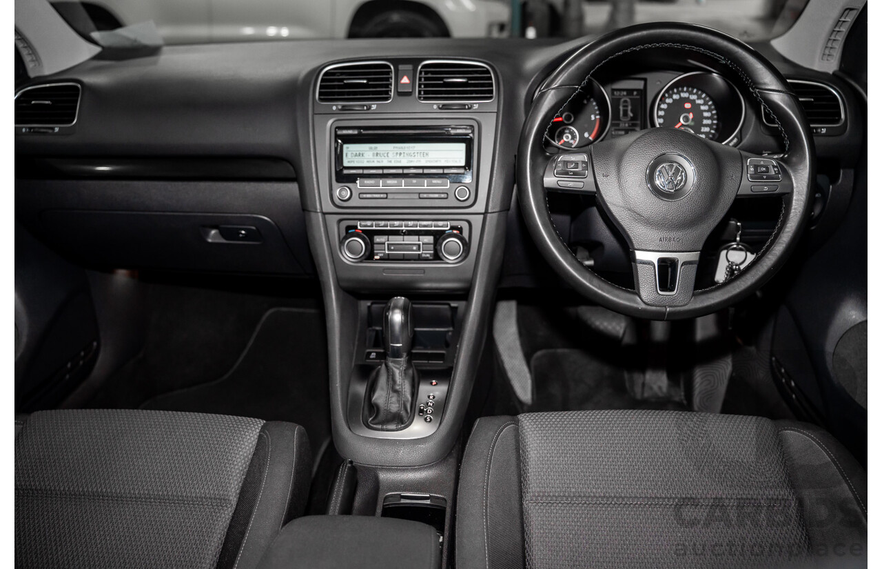 06/2011 Volkswagen Golf 103 TDI Comfortline (FWD) 1K MY11 5D Hatchback White Turbo Diesel 2.0L