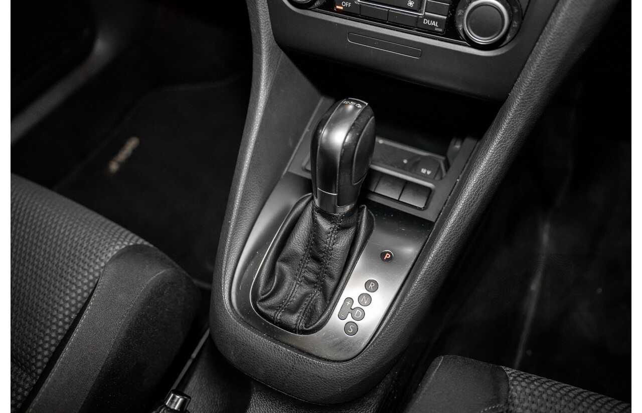 06/2011 Volkswagen Golf 103 TDI Comfortline (FWD) 1K MY11 5D Hatchback White Turbo Diesel 2.0L