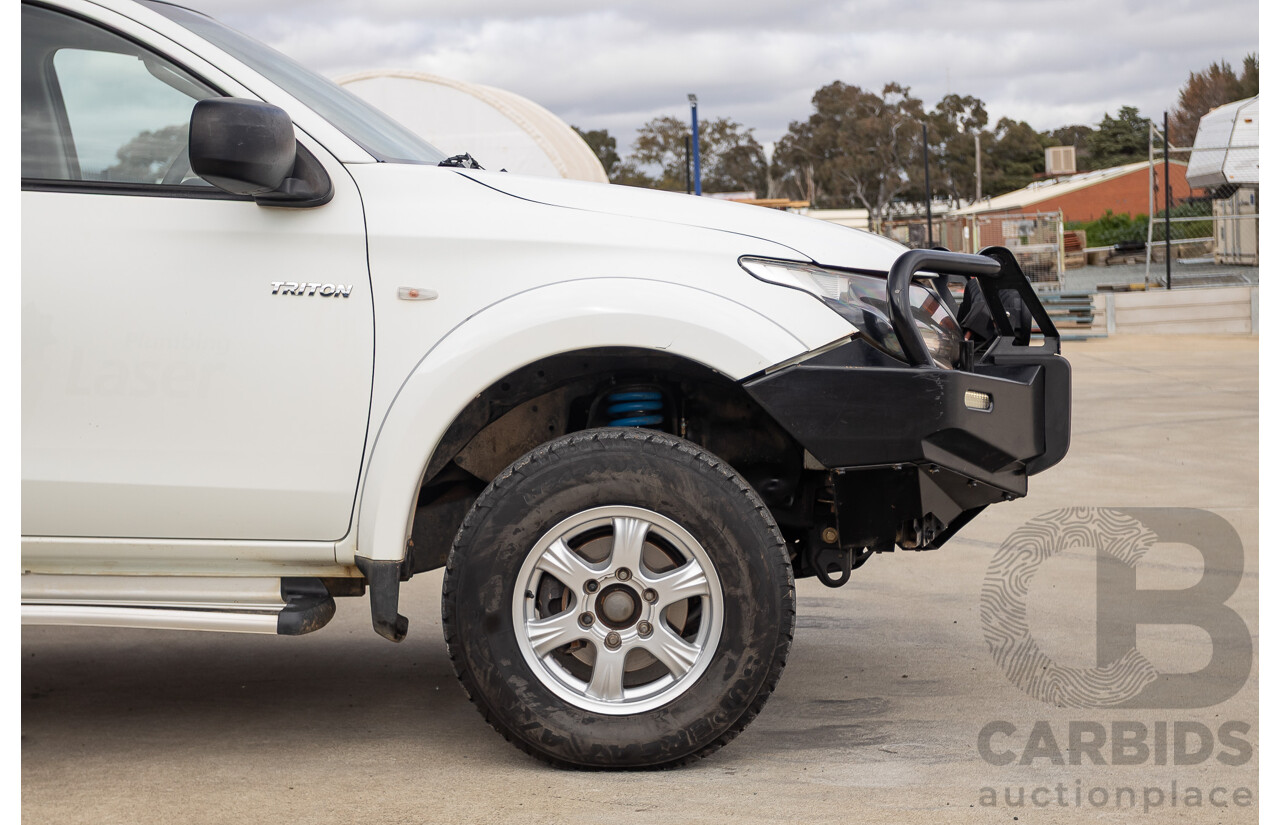 6/2017 Mitsubishi Triton GLX (4x4) MQ MY17 Dual Cab Utility White Turbo Diesel 2.4L