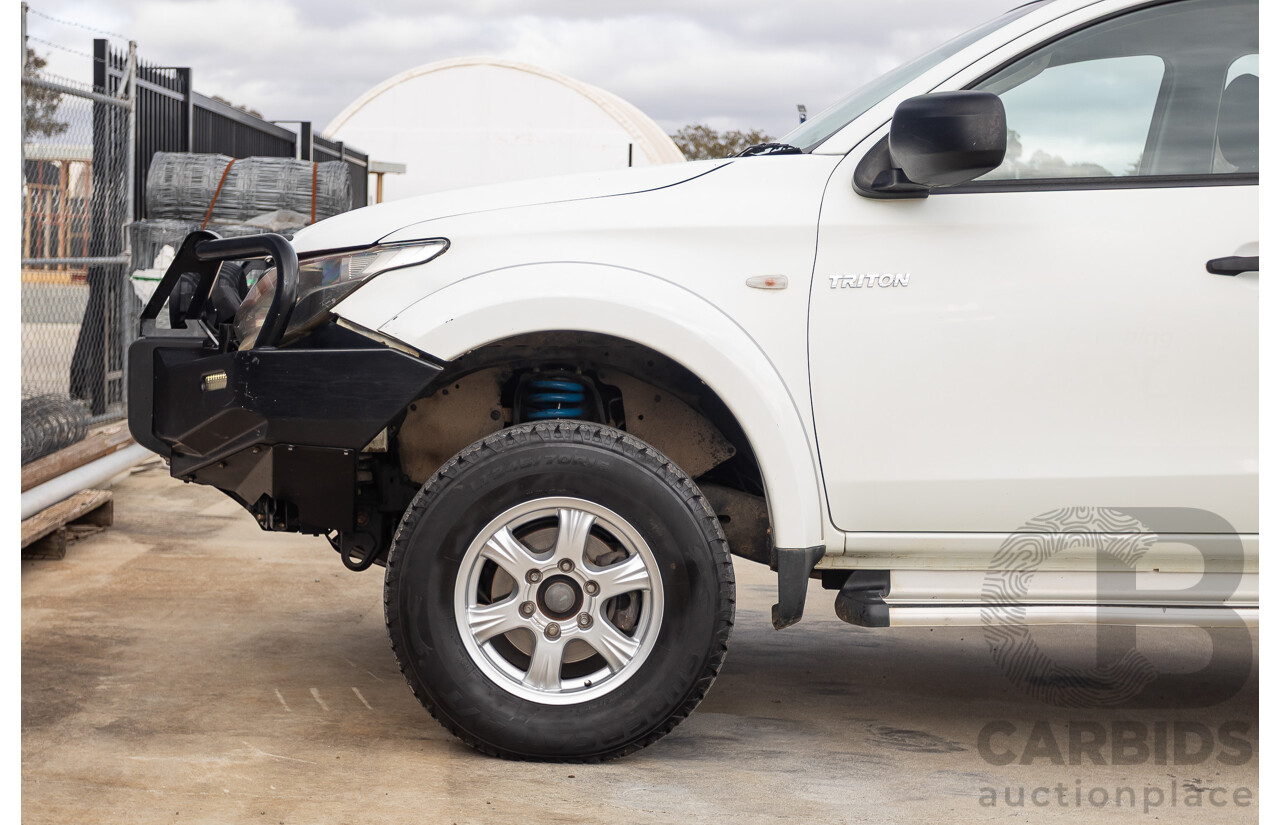 6/2017 Mitsubishi Triton GLX (4x4) MQ MY17 Dual Cab Utility White Turbo Diesel 2.4L