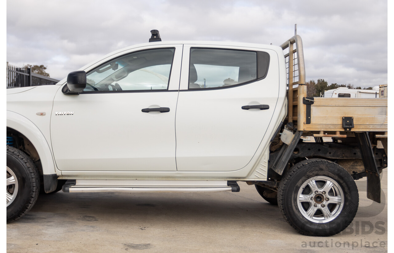6/2017 Mitsubishi Triton GLX (4x4) MQ MY17 Dual Cab Utility White Turbo Diesel 2.4L