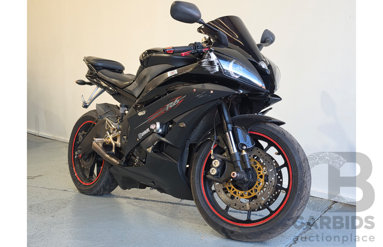 Yamaha YZR-R6 Motorcycle 599cc