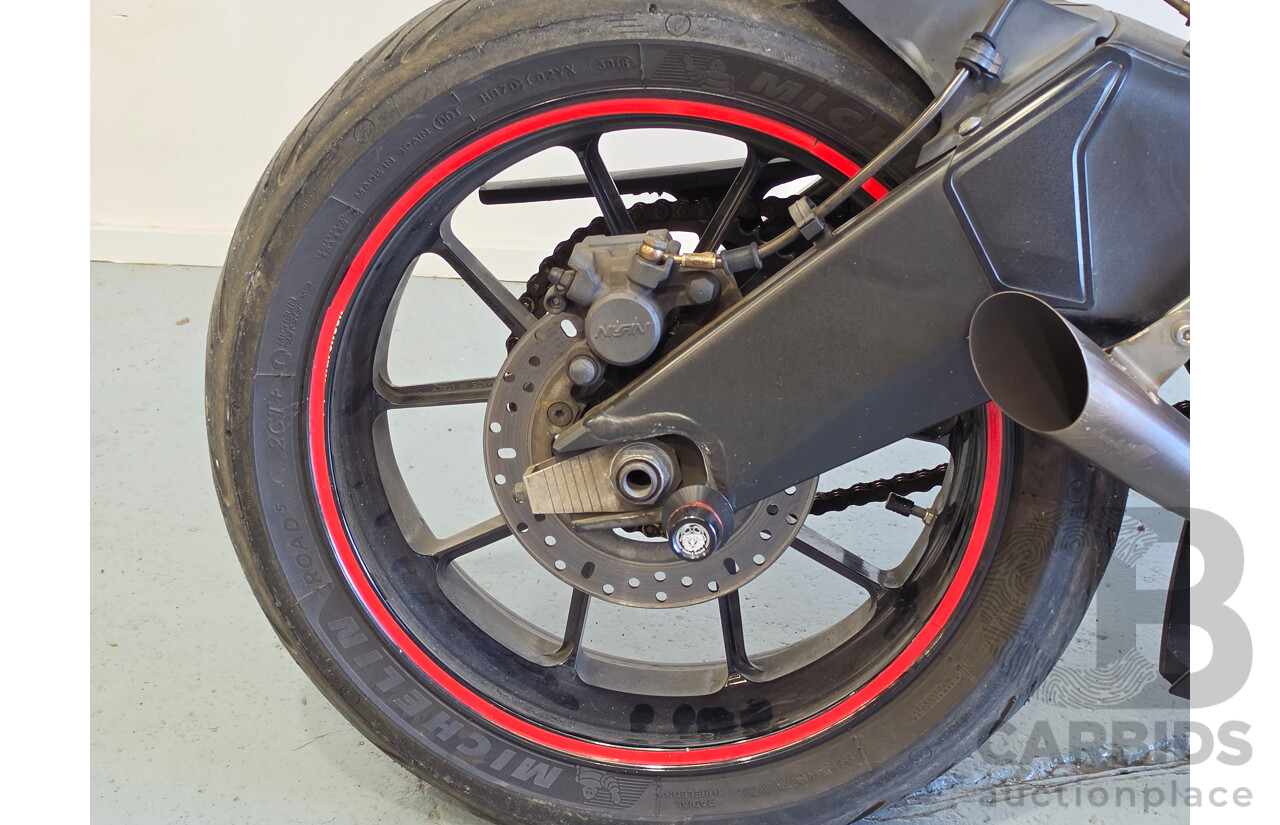 Yamaha YZR-R6 Motorcycle 599cc