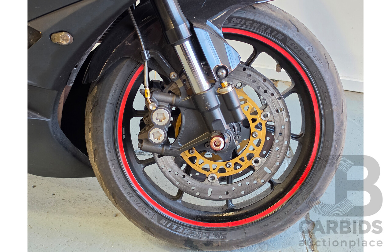 Yamaha YZR-R6 Motorcycle 599cc