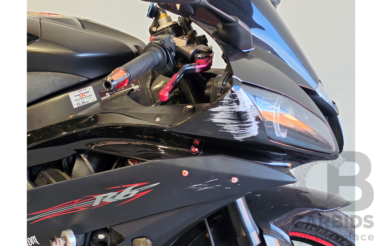 Yamaha YZR-R6 Motorcycle 599cc