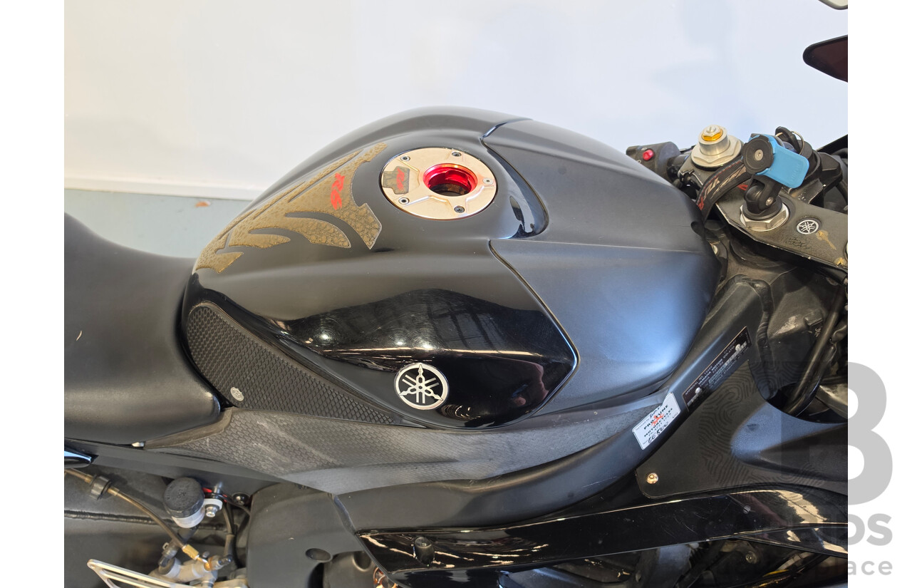 Yamaha YZR-R6 Motorcycle 599cc