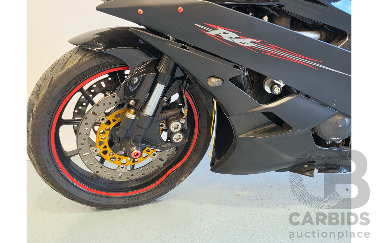 Yamaha YZR-R6 Motorcycle 599cc