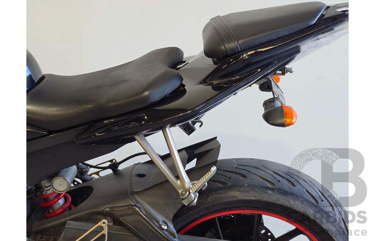 Yamaha YZR-R6 Motorcycle 599cc