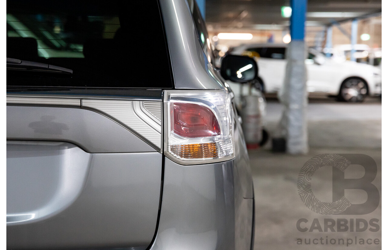 06/2014 Mitsubishi Outlander LS (4x2) FWD ZJ MY14.5 4D Wagon Grey 2.0L