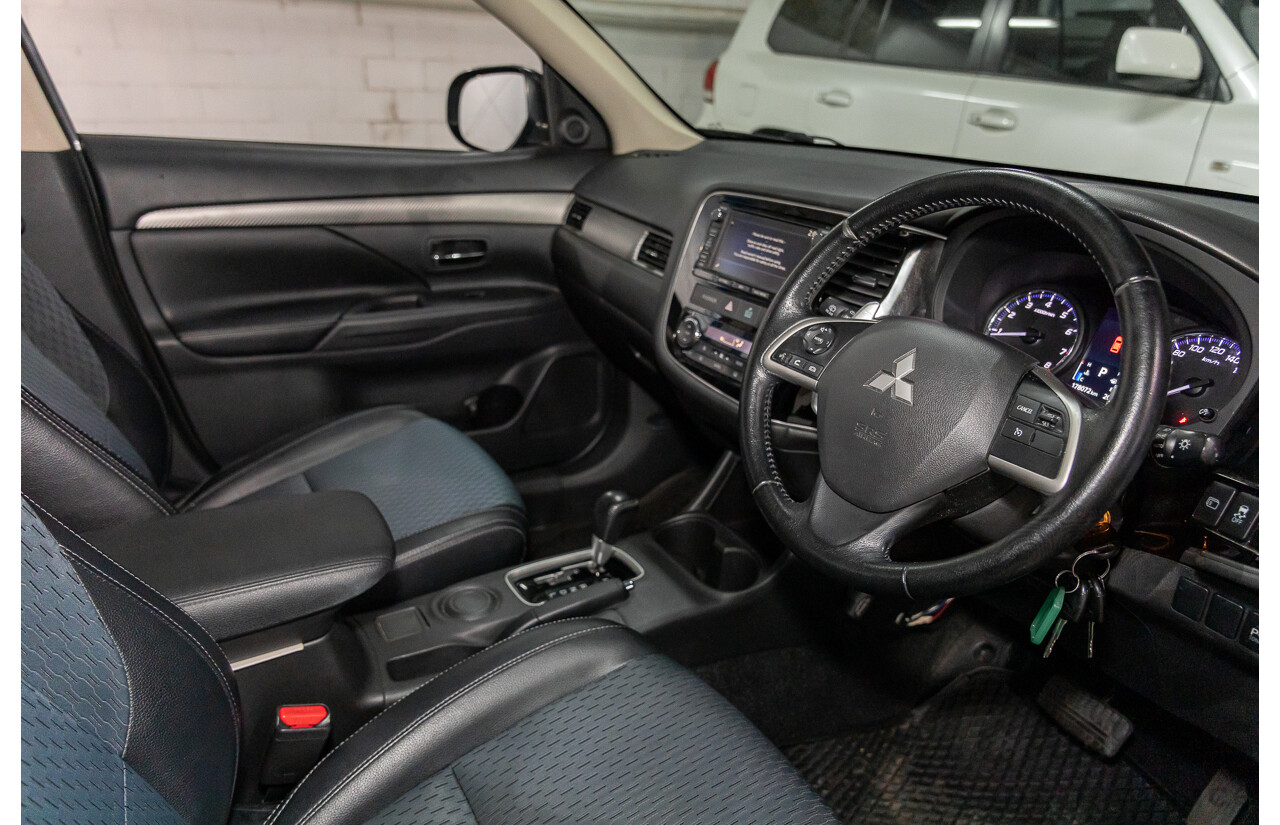 06/2014 Mitsubishi Outlander LS (4x2) FWD ZJ MY14.5 4D Wagon Grey 2.0L