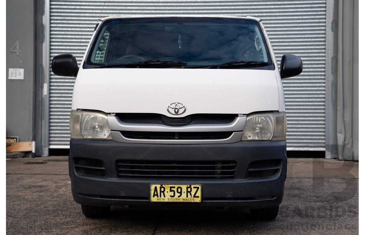 01/2007 Toyota Hiace LWB TRH201R MY07 4d Van White 2.7L