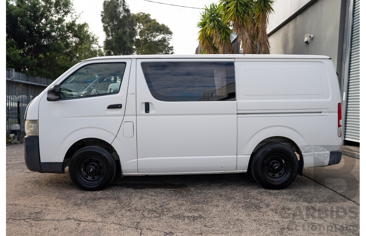 01/2007 Toyota Hiace LWB TRH201R MY07 4d Van White 2.7L
