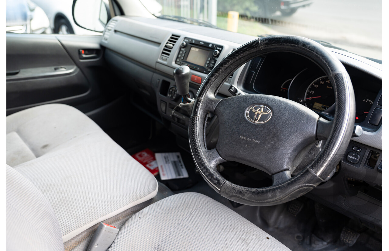 01/2007 Toyota Hiace LWB TRH201R MY07 4d Van White 2.7L