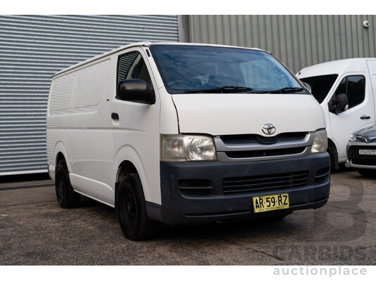 01/2007 Toyota Hiace LWB TRH201R MY07 4d Van White 2.7L
