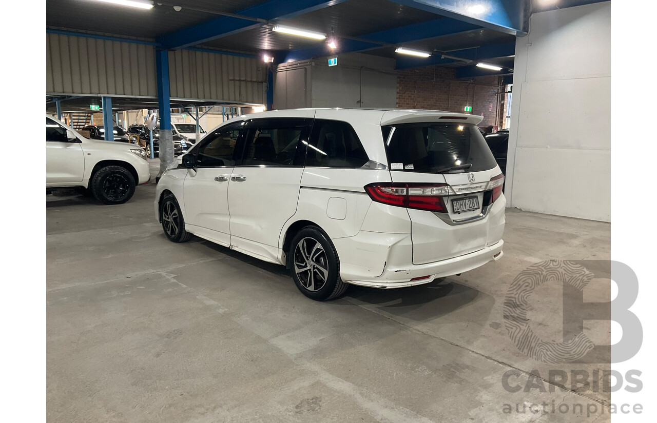 7/2016 Honda Odyssey VTi-L RC MY16 4d Wagon White 2.4L