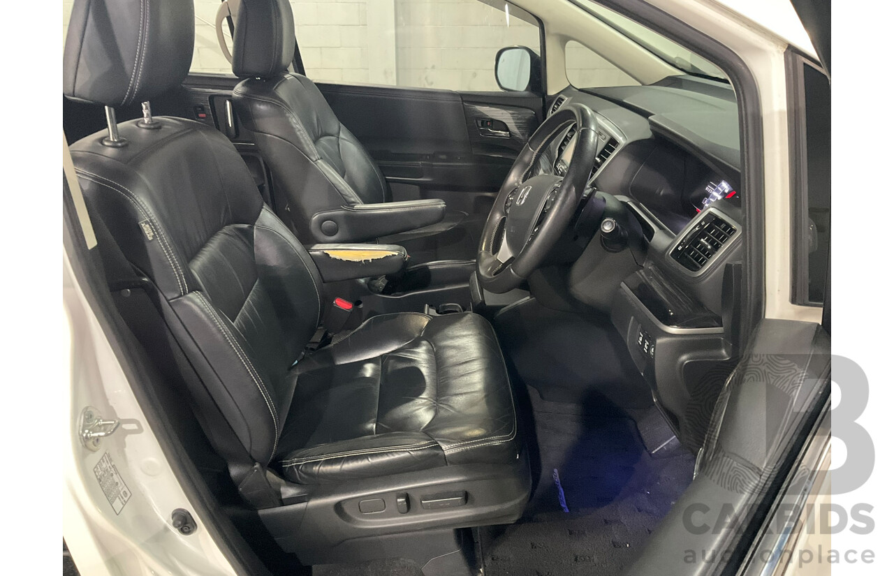 7/2016 Honda Odyssey VTi-L RC MY16 4d Wagon White 2.4L