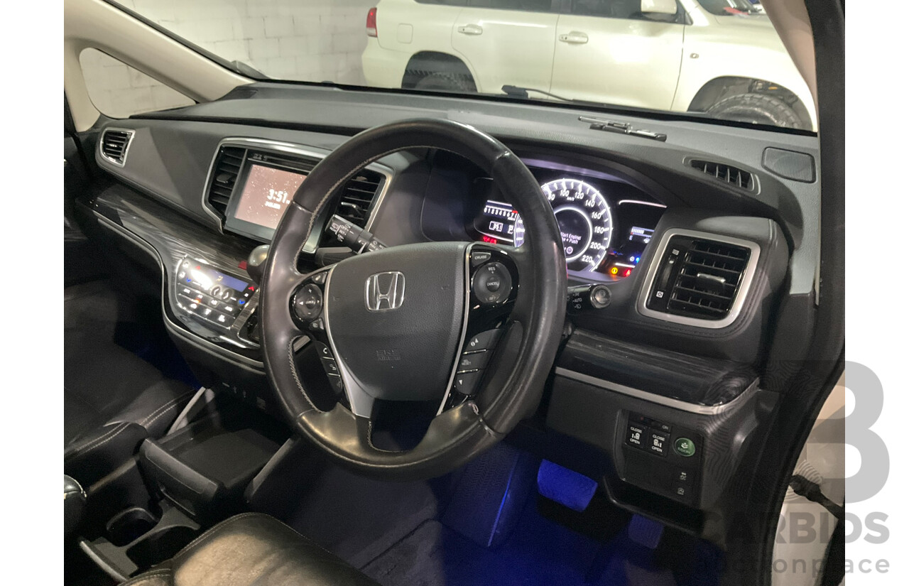 7/2016 Honda Odyssey VTi-L RC MY16 4d Wagon White 2.4L