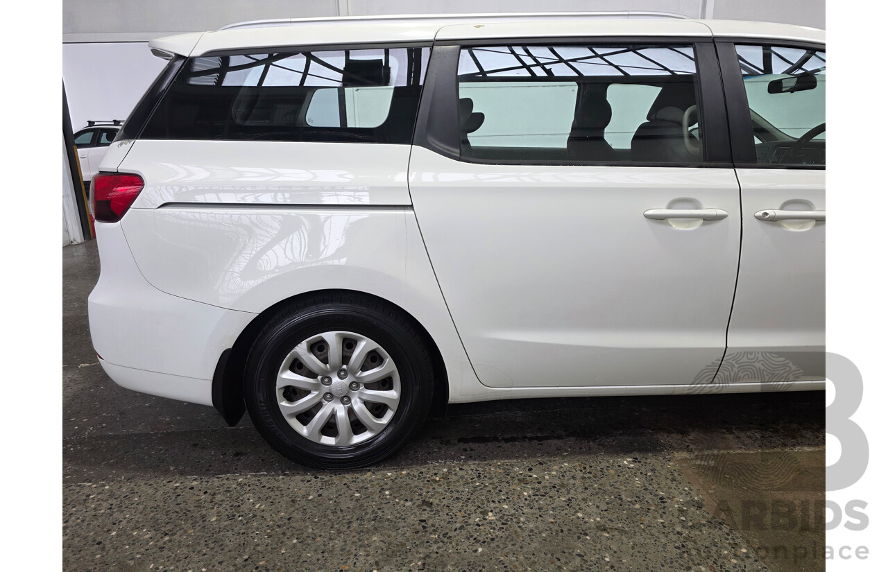 5/2016 Kia Carnival S YP MY16 4d Wagon Clear White 3.3L - 8 Seater